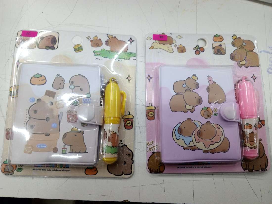 MINI LIBRETA CAPIBARA - SNOOPY CON BOLÍGRAFO