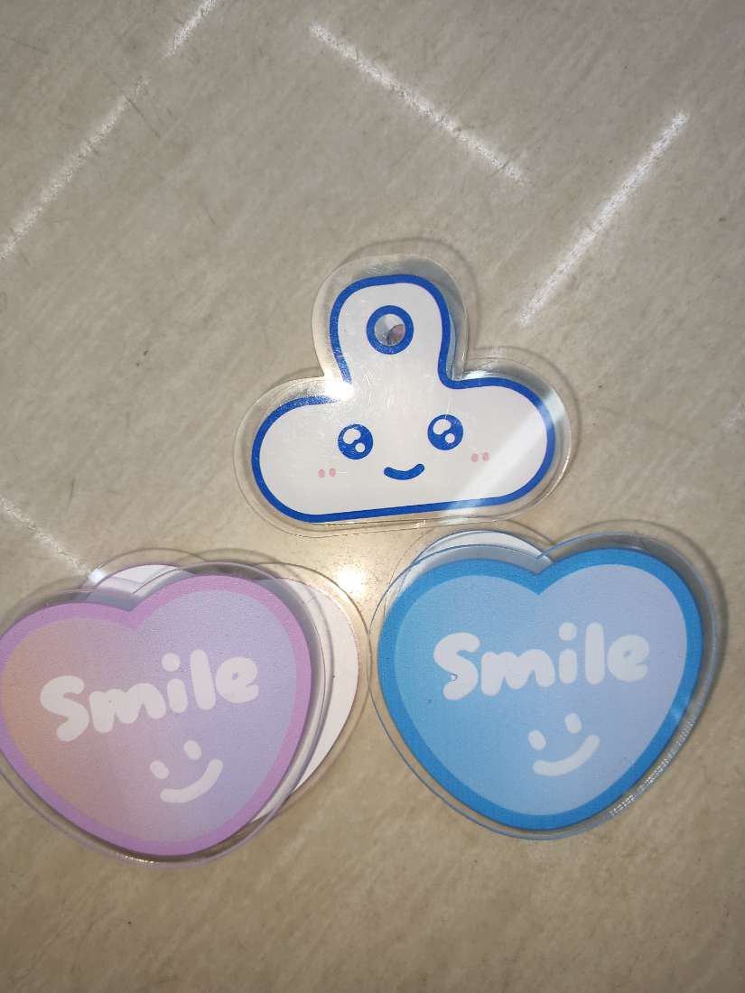 PINZAS DE ACRILICO KAWAII