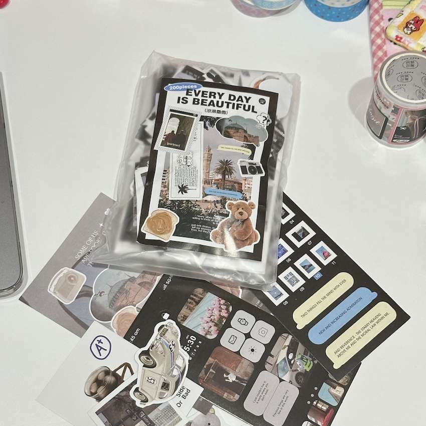 SET DE PAPELERÍA AESTHETIC EVERY DAY IS BEAUTIFUL 200 PCS